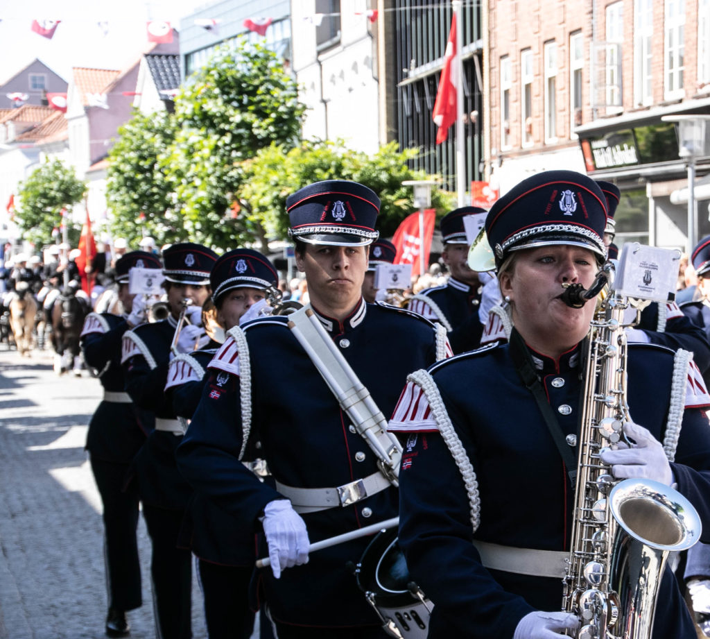 Ryttere og musik gennem byen © SønderborgNYT