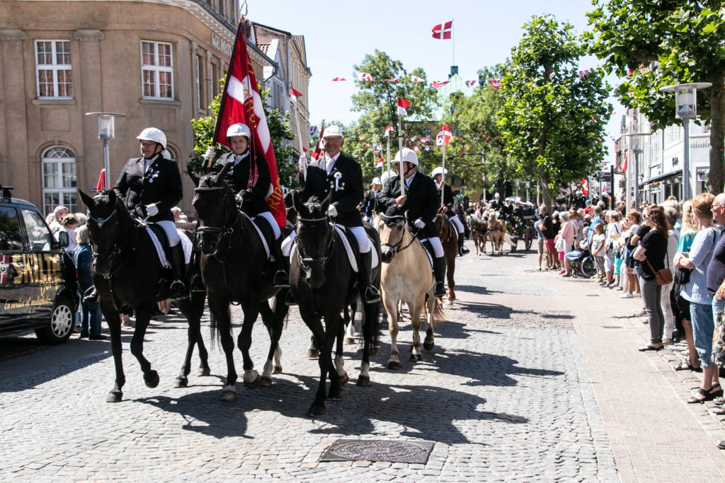 Ryttere og musik gennem byen © SønderborgNYT