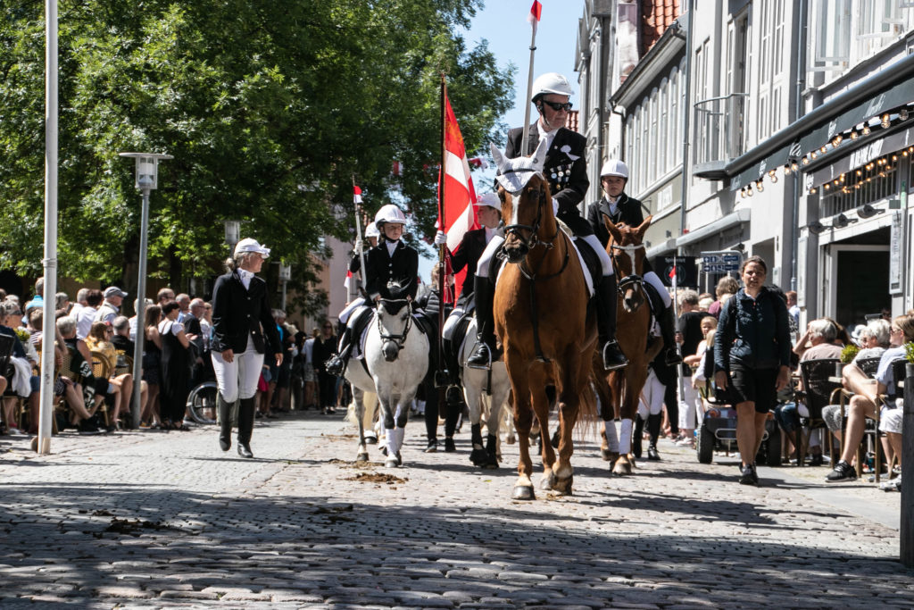 Ryttere og musik gennem byen © SønderborgNYT