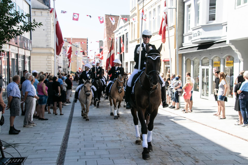 Søndagens rytteroptog © Sønderborgnyt