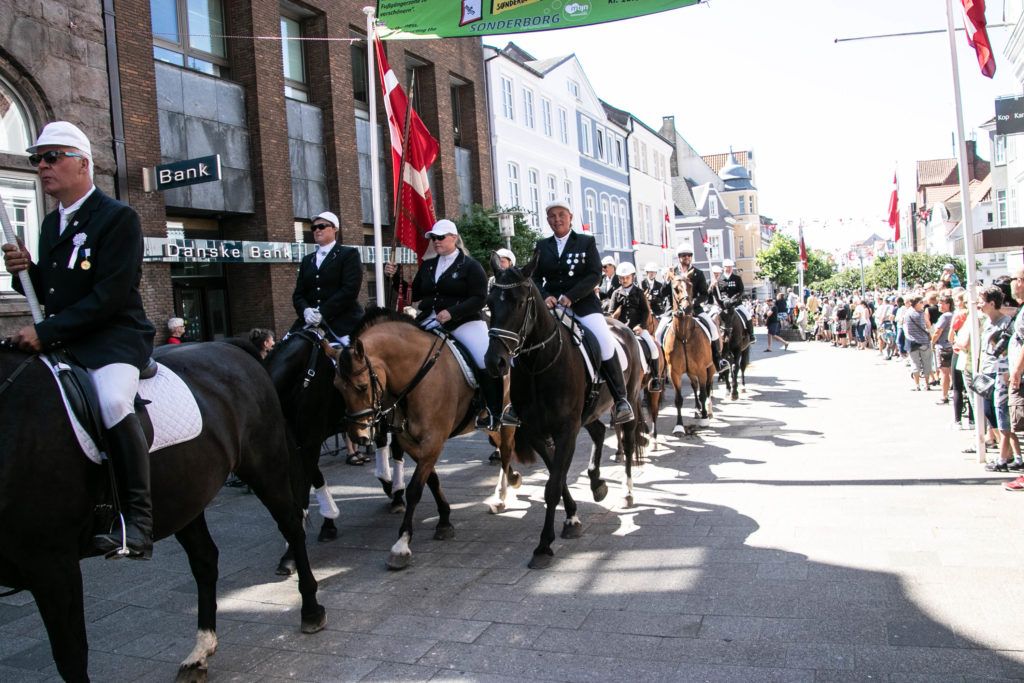 Søndagens rytteroptog © Sønderborgnyt