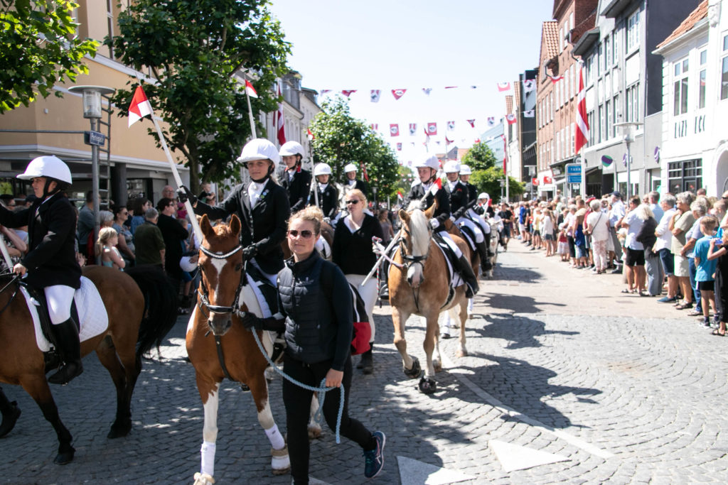 Søndagens rytteroptog © Sønderborgnyt