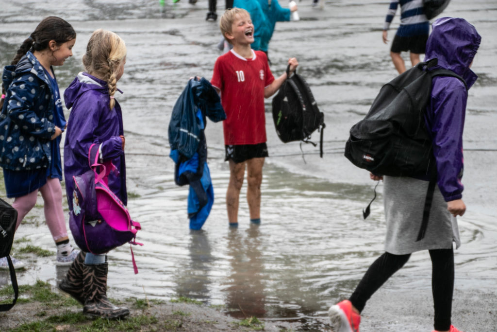Regn og fodbold © SønderborgNYT