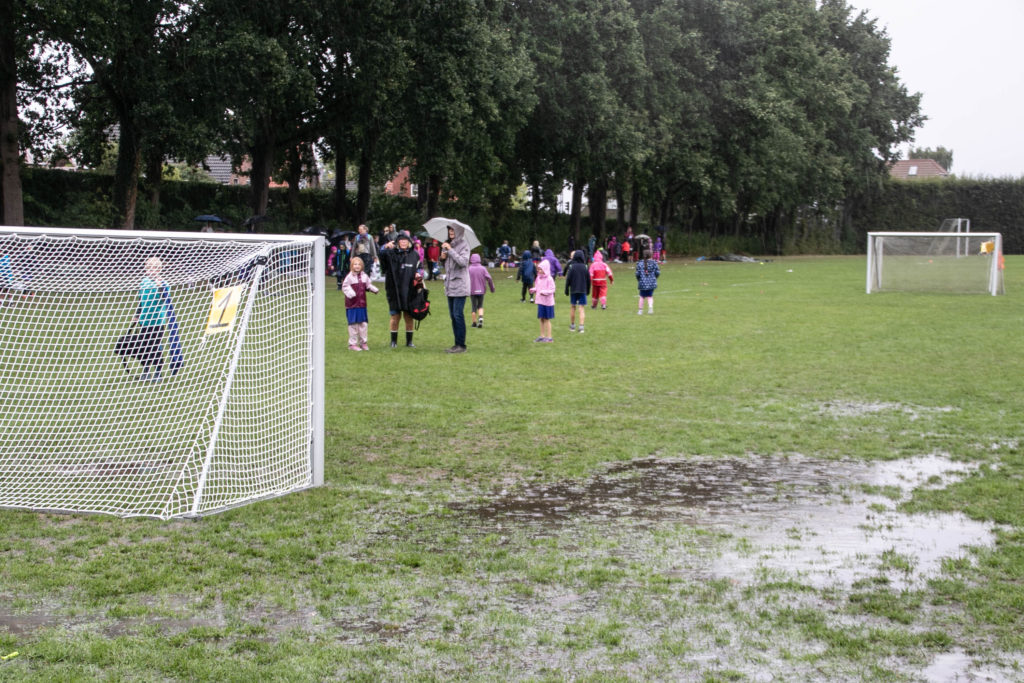 Regn og fodbold © SønderborgNYT
