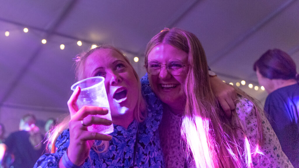 Damefest. Bachs Foto