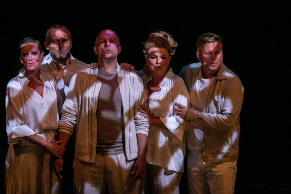 Sønderborgs Revy Show. Foto: Ole Kæhler