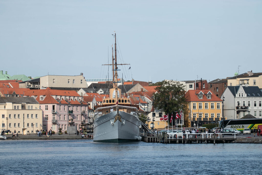 Vandkanten. Foto: Ole Kæhler