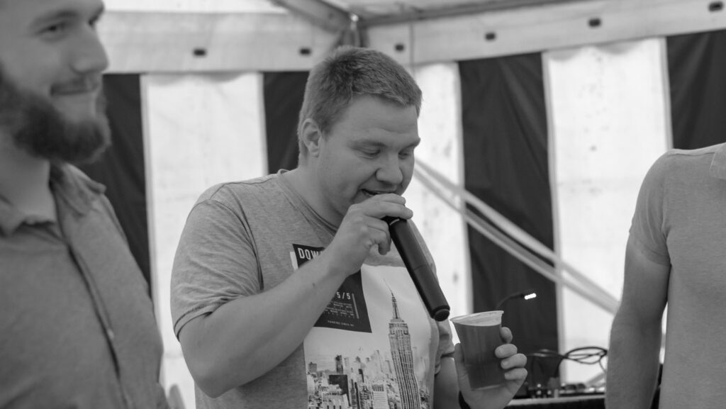 Fest på Kær. Foto: Bachs Foto