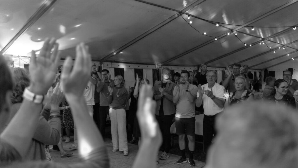 Fest på Kær. Foto: Bachs Foto