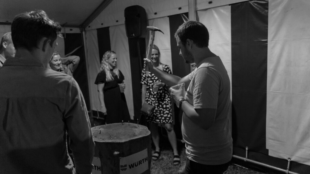 Fest på Kær. Foto: Bachs Foto