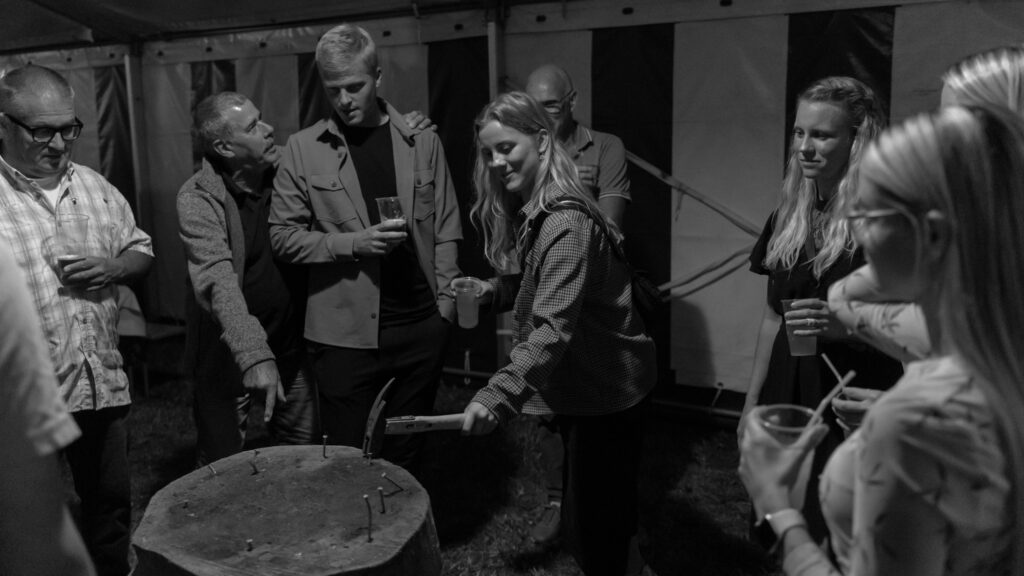 Fest på Kær. Foto: Bachs Foto