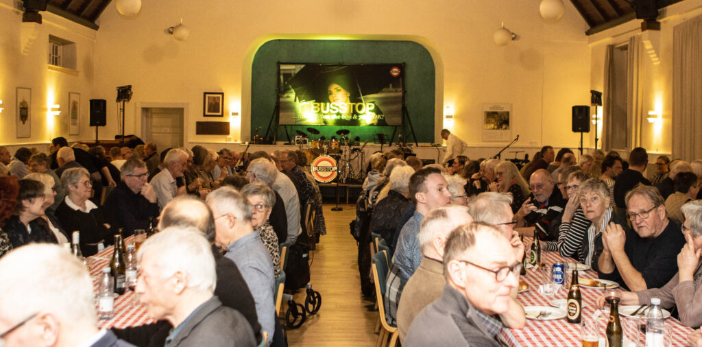 Busstop-koncert. Foto:Ole Kæhler