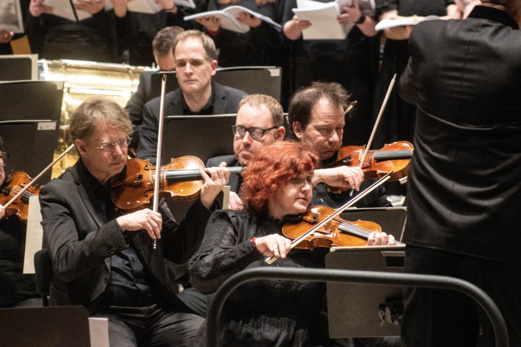 Kor & orkester. Foto: Ole Kæhler
