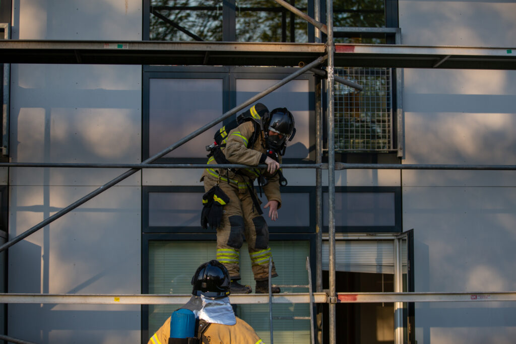 Kollegiebrand. Bachs FOTO