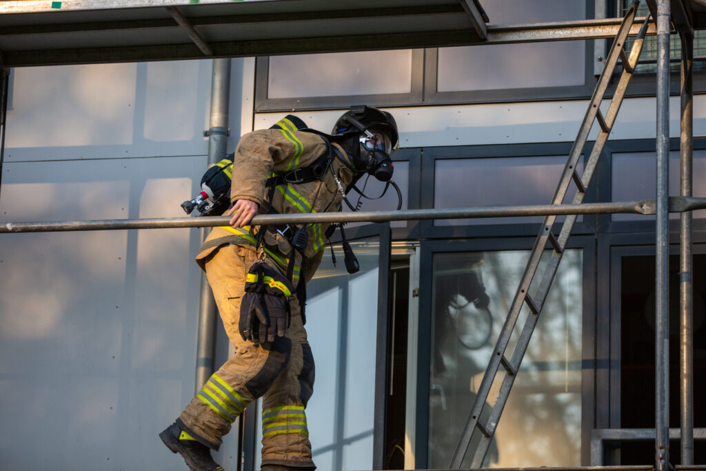 Kollegiebrand. Bachs FOTO
