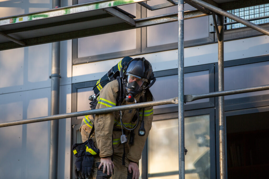 Kollegiebrand. Bachs FOTO