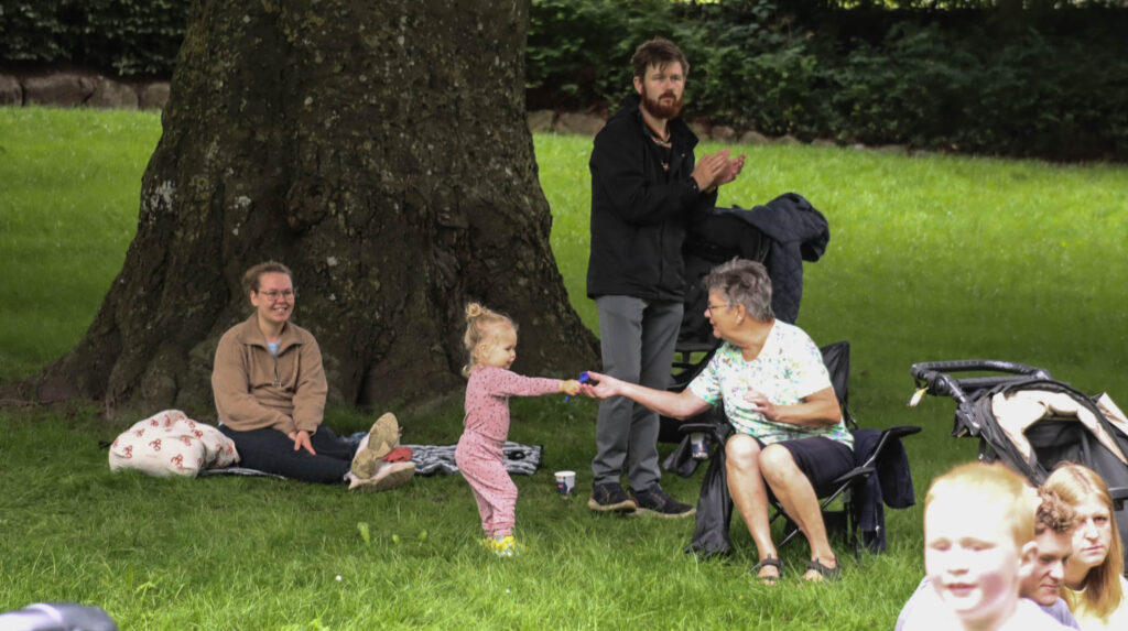 Parkunderholdning. Foto: Ole Kæhler
