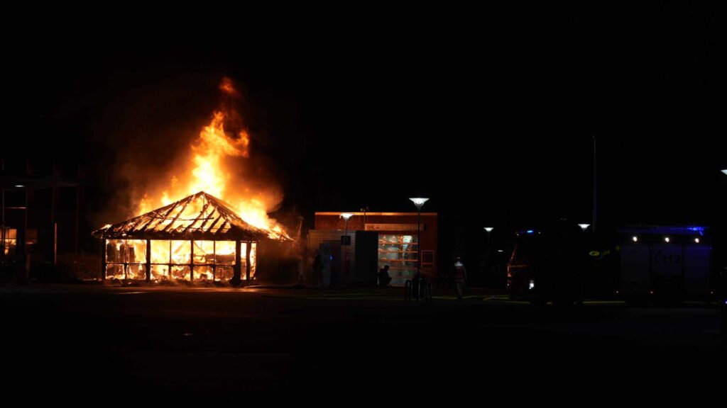 Grillbar i brand. Bachs FOTO