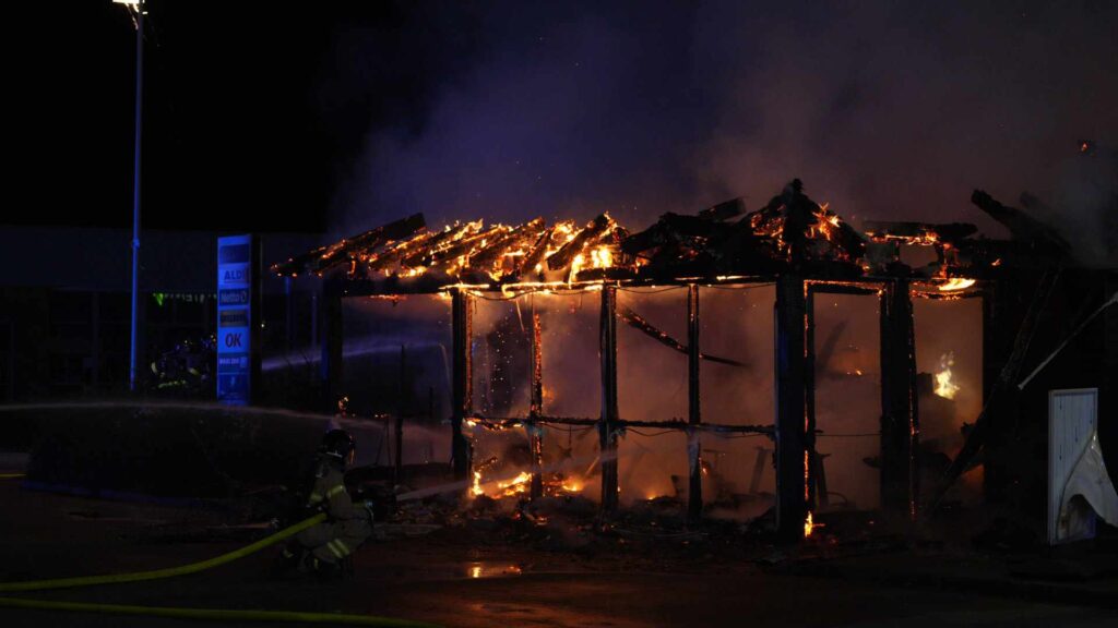 Grillbar i brand. Bachs FOTO