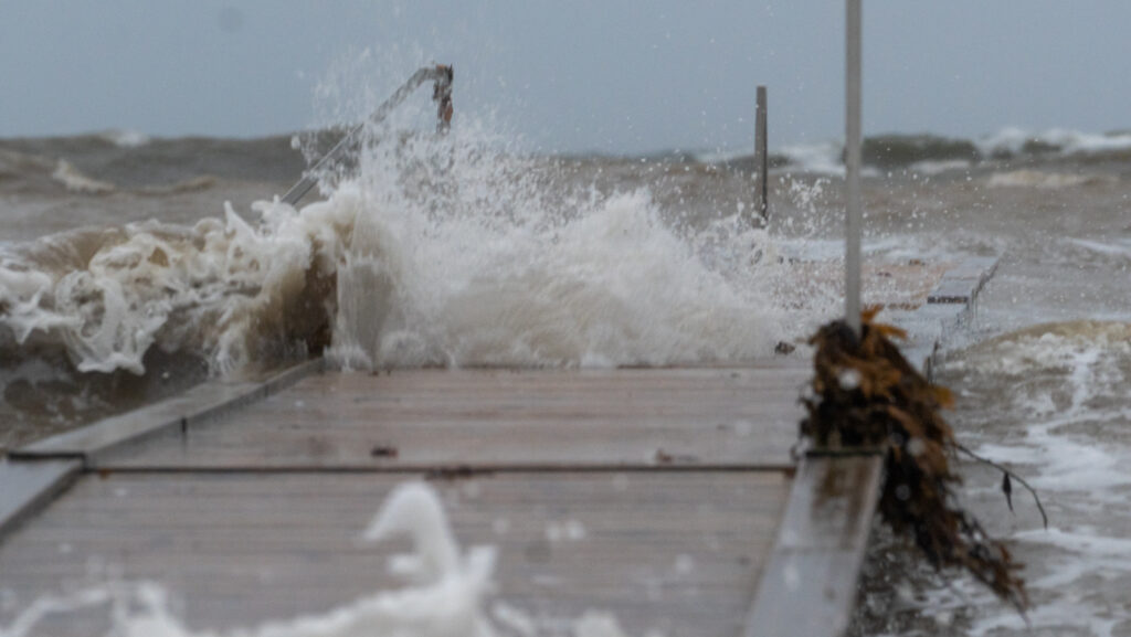 Stormflod: Bachs FOTO & Ole Kæhler