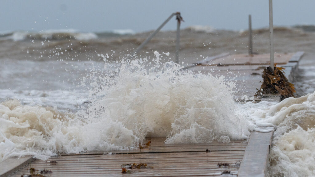 Stormflod: Bachs FOTO & Ole Kæhler