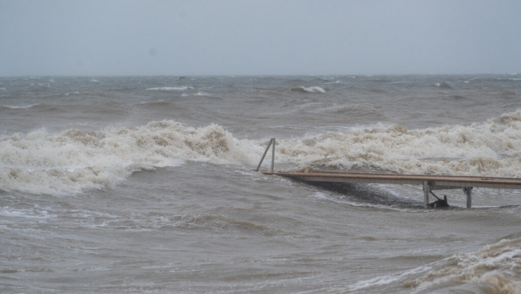Stormflod: Bachs FOTO & Ole Kæhler