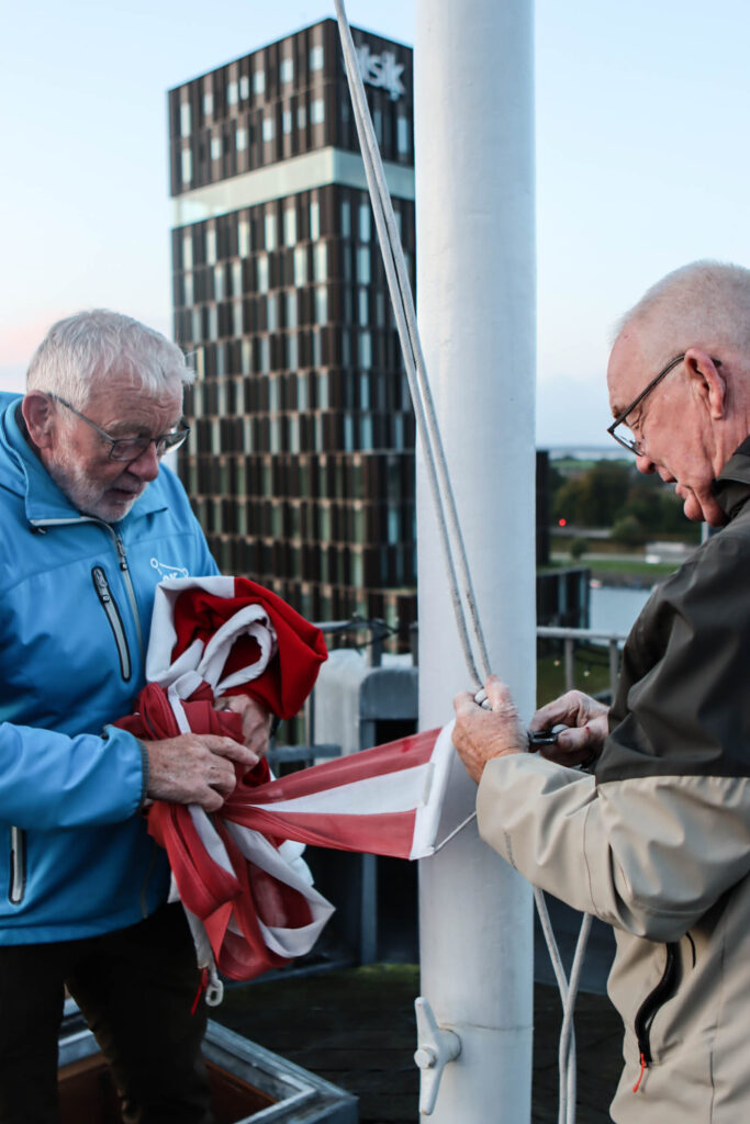 Flager for prinsen. Foto: Ole Kæhler