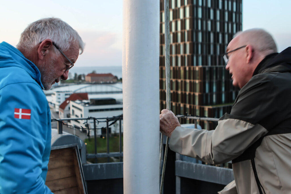 Flager for prinsen. Foto: Ole Kæhler
