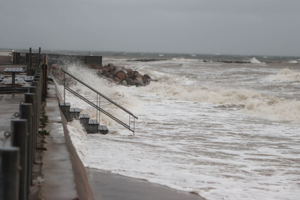 Stormflod: Bachs FOTO & Ole Kæhler