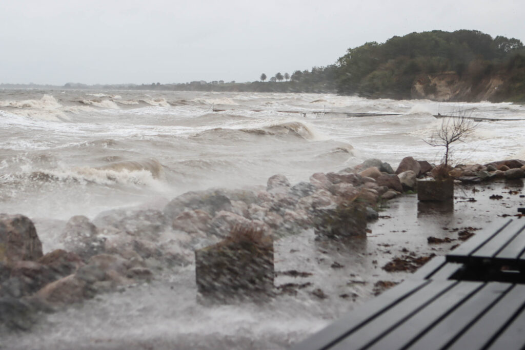 Stormflod: Bachs FOTO & Ole Kæhler