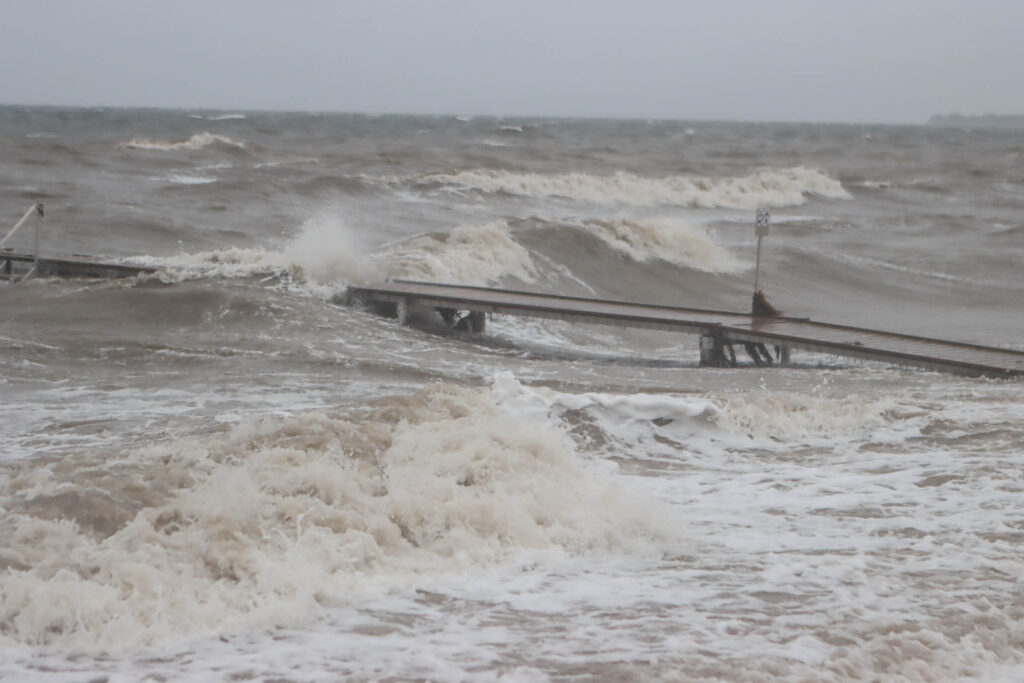 Stormflod: Bachs FOTO & Ole Kæhler