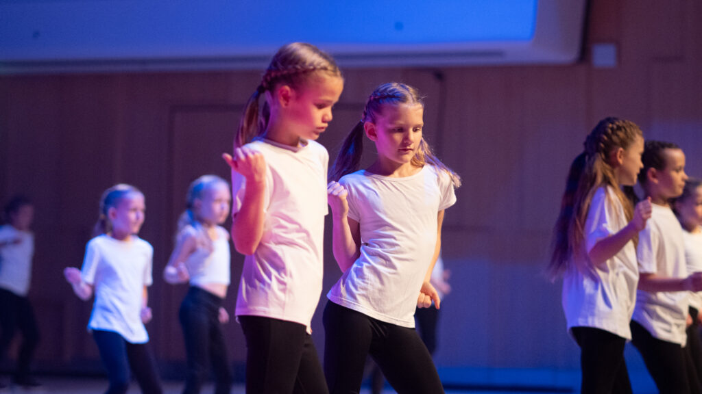 PS Dance. BACHS FOTO