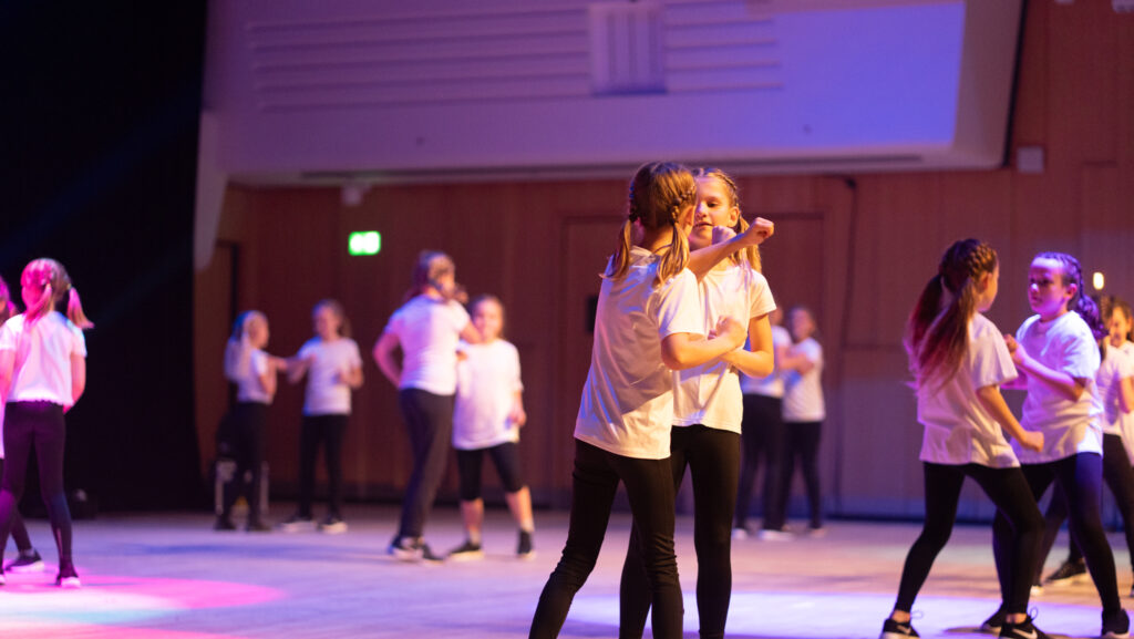 PS Dance. BACHS FOTO