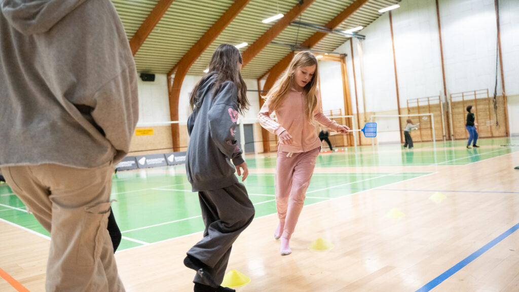 Sjov med badminton. Bachs Foto