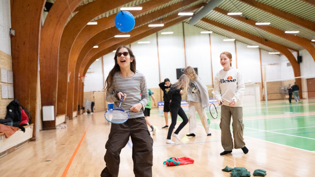 Sjov med badminton. Bachs Foto