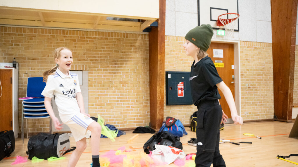 Sjov med badminton. Bachs Foto