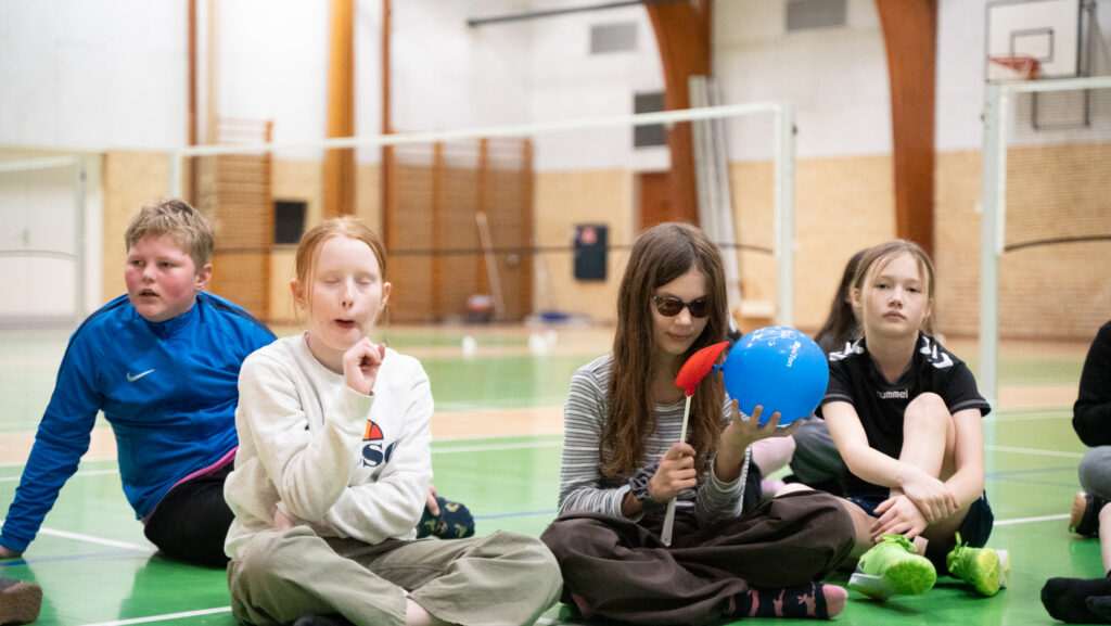 Sjov med badminton. Bachs Foto
