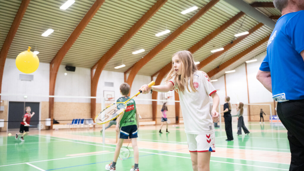 Sjov med badminton. Bachs Foto