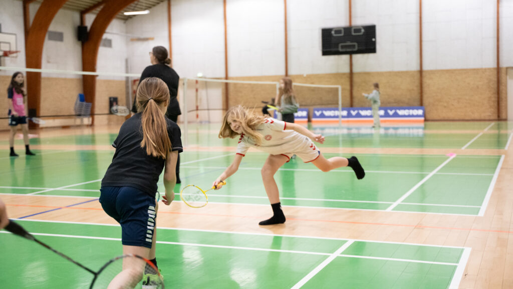 Sjov med badminton. Bachs Foto