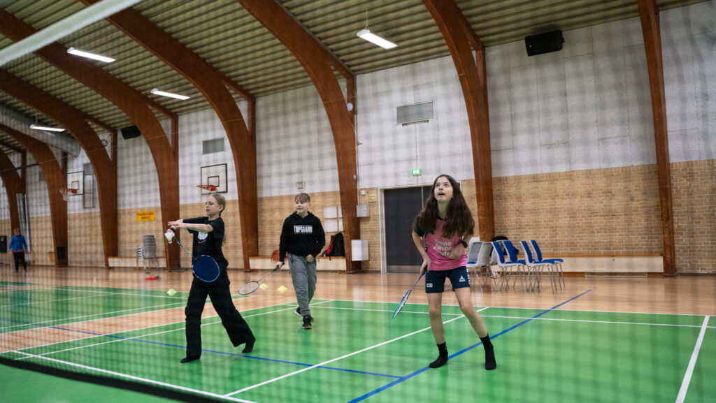 Sjov med badminton. Bachs Foto