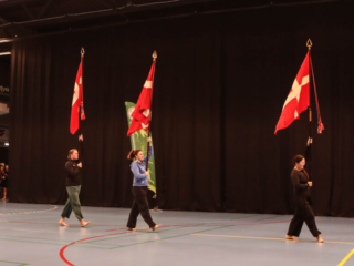 Gymnastik-fællesskab. Foto: Ole Kæhler
