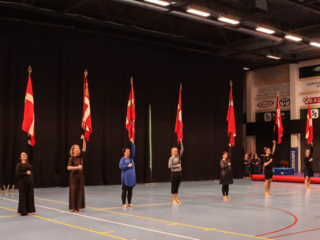 Gymnastik-fællesskab. Foto: Ole Kæhler