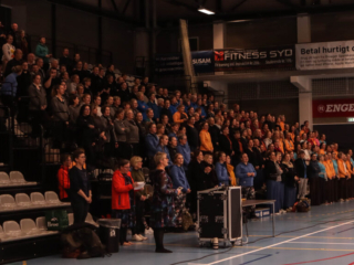 Gymnastik-fællesskab. Foto: Ole Kæhler