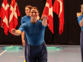 Gymnastik-fællesskab. Foto: Ole Kæhler