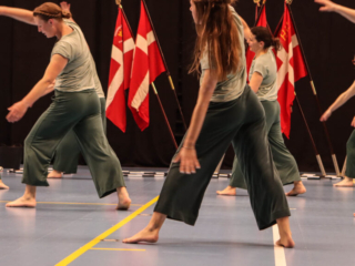 Gymnastik-fællesskab. Foto: Ole Kæhler