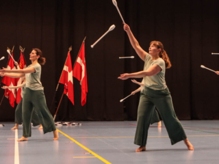 Gymnastik-fællesskab. Foto: Ole Kæhler