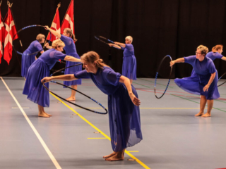 Gymnastik-fællesskab. Foto: Ole Kæhler