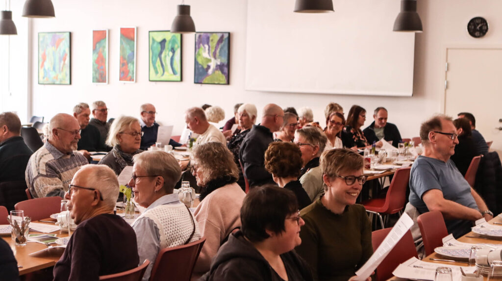 Spiser sammen. Foto: Ole Kæhler