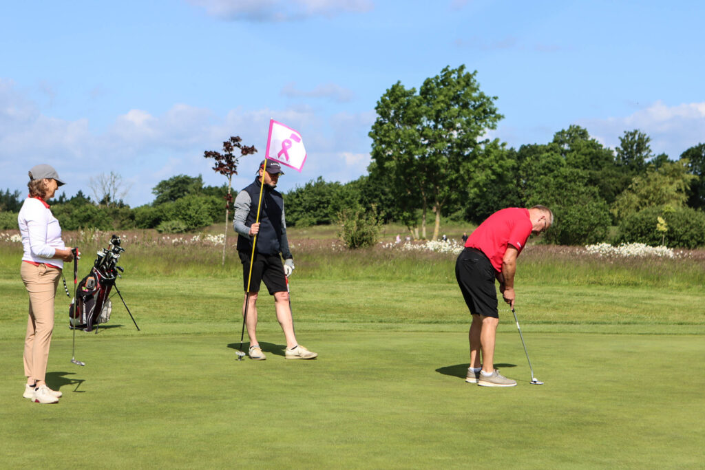 Lyserød golf. Foto: Ole Kæhler