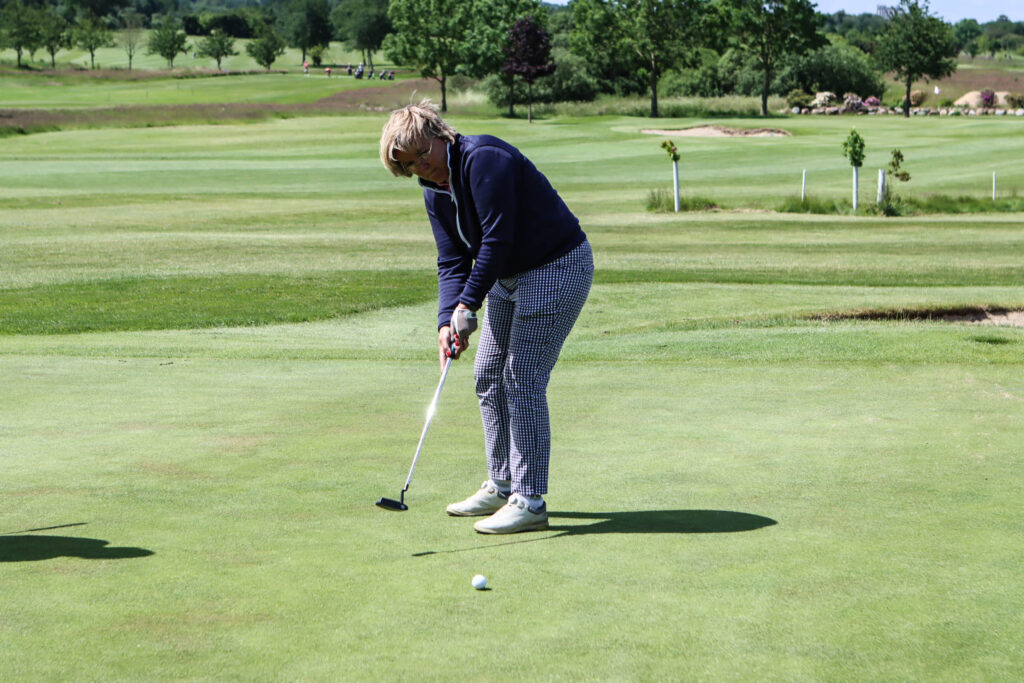 Lyserød golf. Foto: Ole Kæhler